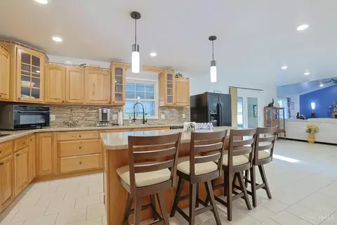 Kitchen - 9275 Whitebirch Dr, Cincinnati, OH 45231 photo 2 of 6