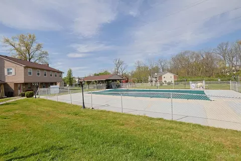 Exterior - 212 Duchess Ln, Cincinnati, OH 45255 photo 7 of 8