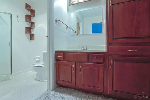 Bath - 212 Duchess Ln, Cincinnati, OH 45255 photo 1 of 4