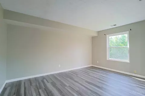 Living - 212 Duchess Ln, Cincinnati, OH 45255 photo 1 of 5