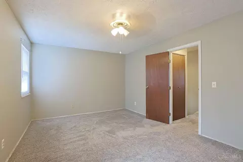 Bedroom - 212 Duchess Ln, Cincinnati, OH 45255 photo 1 of 4