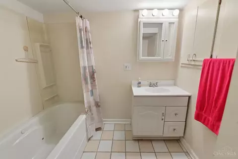 Bath - 3939 Davis Ave, Cheviot, OH 45211 photo 1 of 1