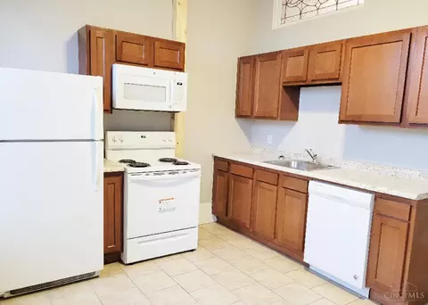 Kitchen - 2215 Ohio Ave, Cincinnati, OH 45219 photo 2 of 6