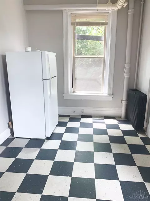 Kitchen - 2215 Ohio Ave, Cincinnati, OH 45219 photo 5 of 6