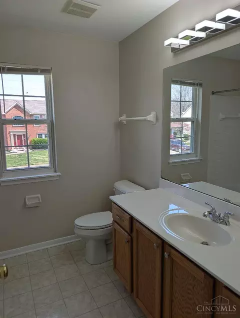 Bath - 8724 Galecrest Dr, Hamilton Township, OH 45039 photo 2 of 5