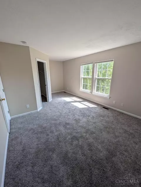 Bedroom - 8724 Galecrest Dr, Hamilton Township, OH 45039 photo 2 of 5