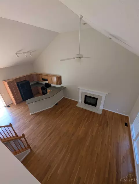 Living - 8724 Galecrest Dr, Hamilton Township, OH 45039 photo 2 of 4