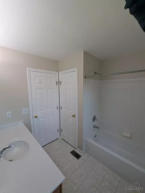Bath - 8724 Galecrest Dr, Hamilton Township, OH 45039 photo 1 of 5