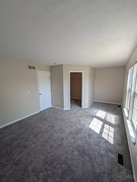 Bedroom - 8724 Galecrest Dr, Hamilton Township, OH 45039 photo 1 of 5