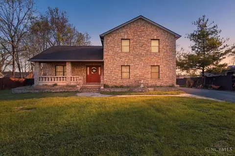 7008 Oak St, Newtown, OH 45244