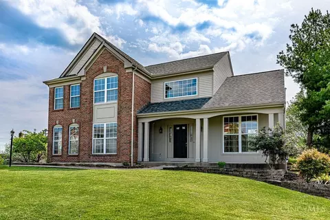 8796 Carey Woods Ln, West Chester, OH 45069