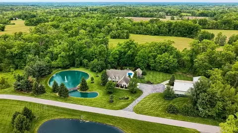 1041 Blue Sky Dr, Goshen, OH 45122