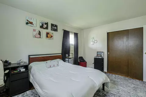 Bedroom - 2009 Sunset Dr, Hamilton, OH 45013 photo 3 of 5