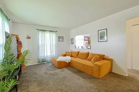 Living - 2009 Sunset Dr, Hamilton, OH 45013 photo 1 of 2