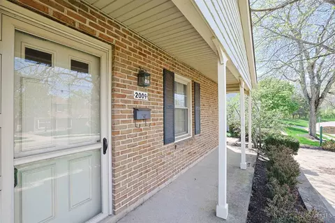 Exterior - 2009 Sunset Dr, Hamilton, OH 45013 photo 2 of 9