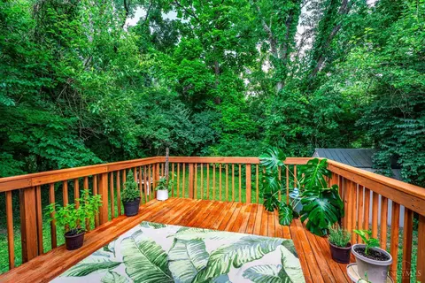 Exterior - 4636 Ashtree Dr, Cincinnati, OH 45223 photo 2 of 7