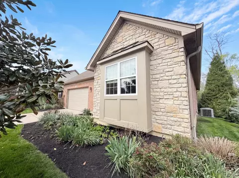 Exterior - 8016 Stonegate Dr, Cincinnati, OH 45255 photo 4 of 5