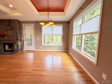 Living - 8016 Stonegate Dr, Cincinnati, OH 45255 photo 5 of 7