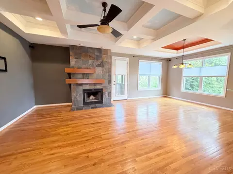 Living - 8016 Stonegate Dr, Cincinnati, OH 45255 photo 6 of 7