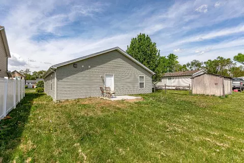 Exterior - 2618 Ruby Ln, Middletown, OH 45044 photo 5 of 7
