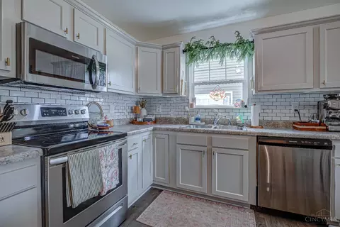 Kitchen - 2618 Ruby Ln, Middletown, OH 45044 photo 1 of 2