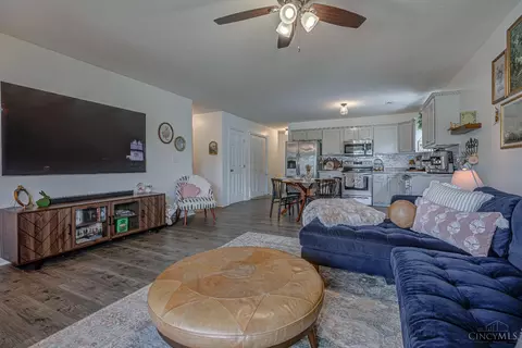 Living - 2618 Ruby Ln, Middletown, OH 45044 photo 1 of 3