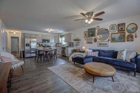 Living - 2618 Ruby Ln, Middletown, OH 45044 photo 3 of 3