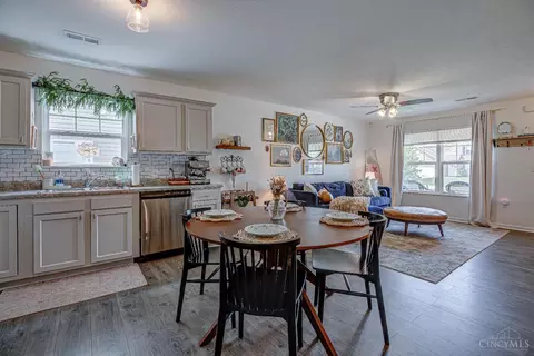 Dining - 2618 Ruby Ln, Middletown, OH 45044 photo 2 of 2
