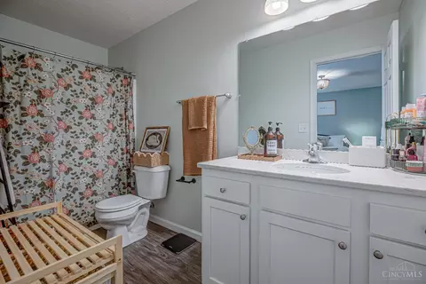 Bath - 2618 Ruby Ln, Middletown, OH 45044 photo 1 of 2