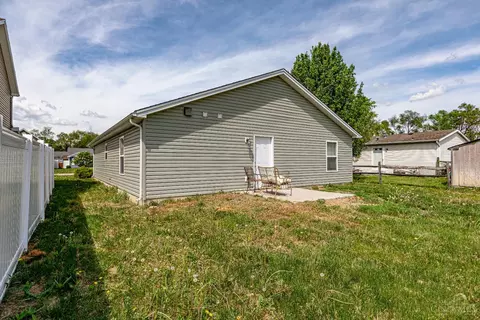 Exterior - 2618 Ruby Ln, Middletown, OH 45044 photo 4 of 7