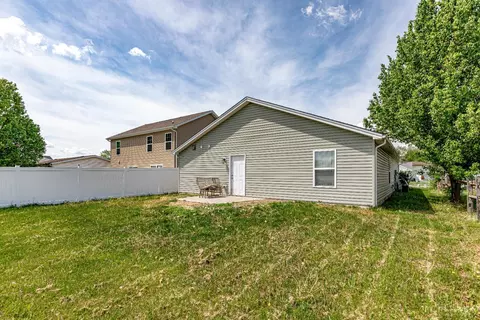 Exterior - 2618 Ruby Ln, Middletown, OH 45044 photo 6 of 7
