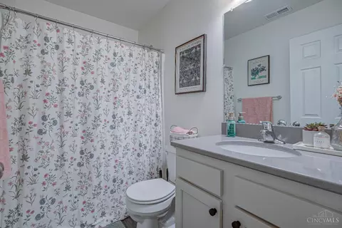 Bath - 2618 Ruby Ln, Middletown, OH 45044 photo 2 of 2