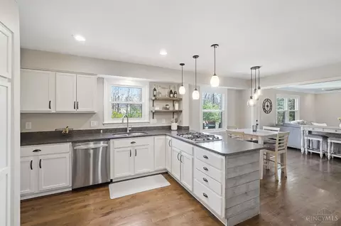 Kitchen - 660 Brandy Way, Cincinnati, OH 45244 photo 6 of 9