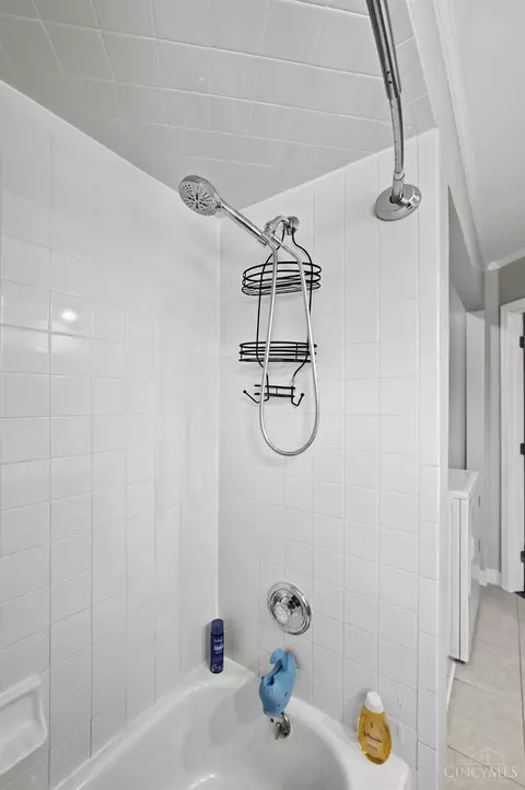 Bath - 660 Brandy Way, Cincinnati, OH 45244 photo 6 of 6