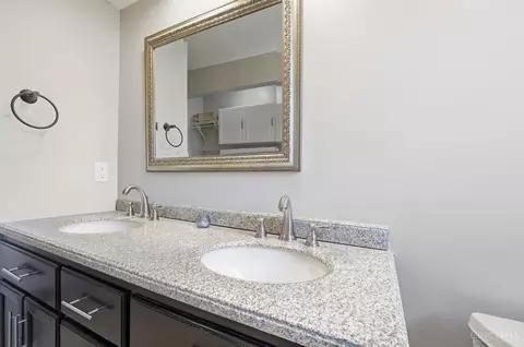 Bath - 660 Brandy Way, Cincinnati, OH 45244 photo 5 of 6