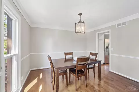 Dining - 660 Brandy Way, Cincinnati, OH 45244 photo 2 of 4