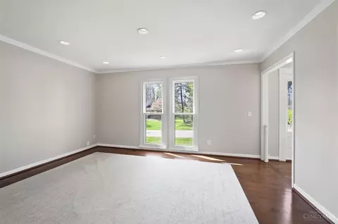Living - 660 Brandy Way, Cincinnati, OH 45244 photo 2 of 7
