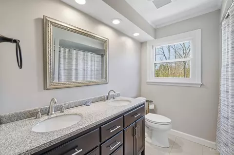 Bath - 660 Brandy Way, Cincinnati, OH 45244 photo 4 of 6
