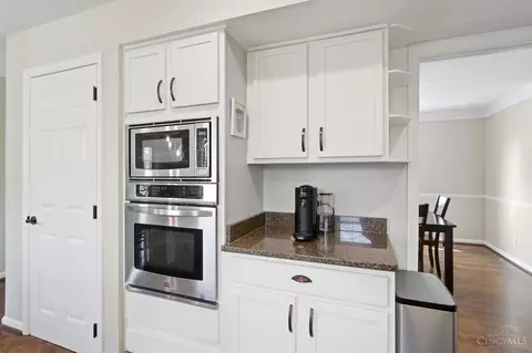 Kitchen - 660 Brandy Way, Cincinnati, OH 45244 photo 9 of 9