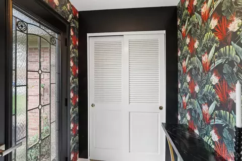 Entry Way - 573 Pepper Ridge Rd, Cincinnati, OH 45244 photo 2 of 3