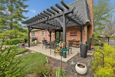 Exterior - 573 Pepper Ridge Rd, Cincinnati, OH 45244 photo 4 of 14