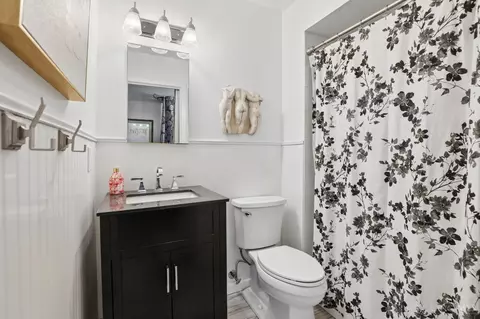 Bath - 573 Pepper Ridge Rd, Cincinnati, OH 45244 photo 1 of 4