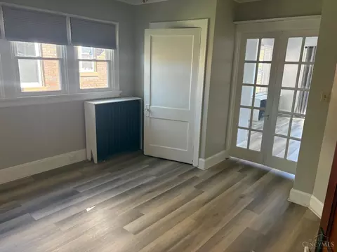4237 Vine St, Cincinnati, OH 45217 photo 2