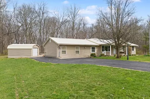 6590 Lake Shore Dr, Hillsboro, OH 45133