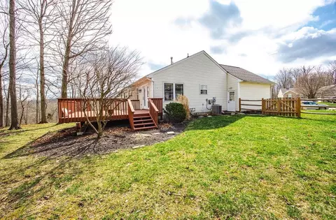 Exterior - 9697 Fallsridge Ct, Cincinnati, OH 45231 photo 4 of 9