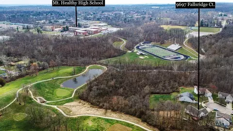 View/Area - 9697 Fallsridge Ct, Cincinnati, OH 45231 photo 2 of 5