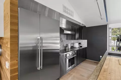 Kitchen - 8425 Kugler Mill Rd, Cincinnati, OH 45243 photo 3 of 4