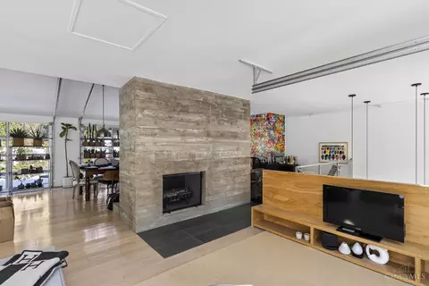 Living - 8425 Kugler Mill Rd, Cincinnati, OH 45243 photo 3 of 4