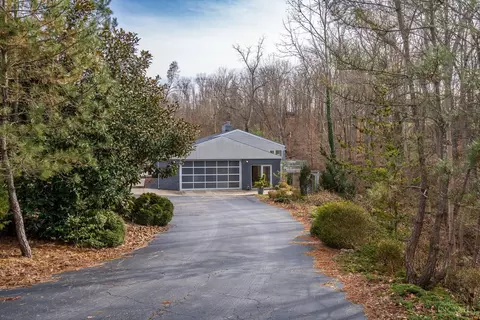 Exterior - 8425 Kugler Mill Rd, Cincinnati, OH 45243 photo 4 of 4