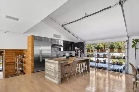 Kitchen - 8425 Kugler Mill Rd, Cincinnati, OH 45243 photo 1 of 4